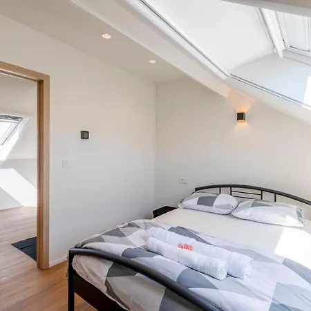 Ereva Seaside 2 Bedroom Duplex Modern 아파트 *