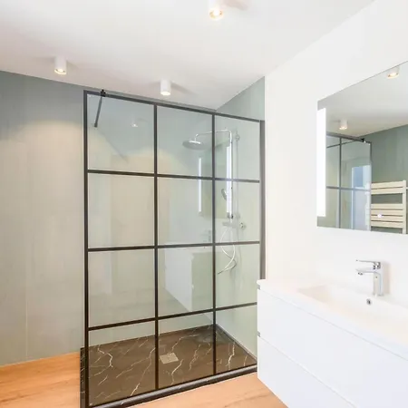 Ereva Seaside 2 Bedroom Duplex Modern Apartment Ostend